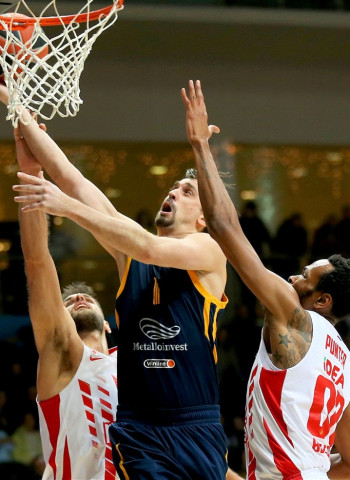 Entre Shved y Jerebko se encargan de ganar al Estrella Roja (78-72)