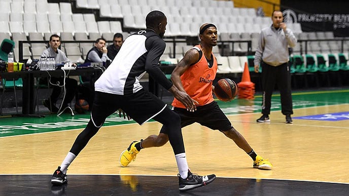 Thaddus McFadden: "Encajo muy bien en la Penya"