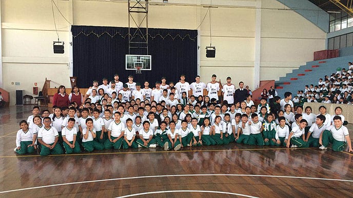 El Rio Natura Monbus visita a los alumnos del Colegio La Salle de Arequipa