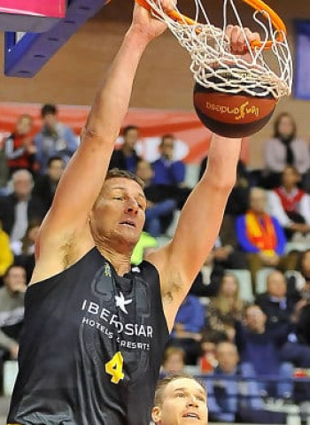Tras dos prórrogas el Iberostar Tenerife superó al UCAM Murcia (91-96)