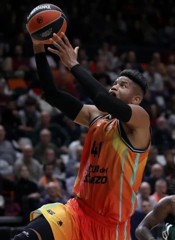 El Valencia se impone al Panathinaikos en la prórroga, 94-91