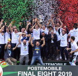 El Cremona levanta su primera copa italiana