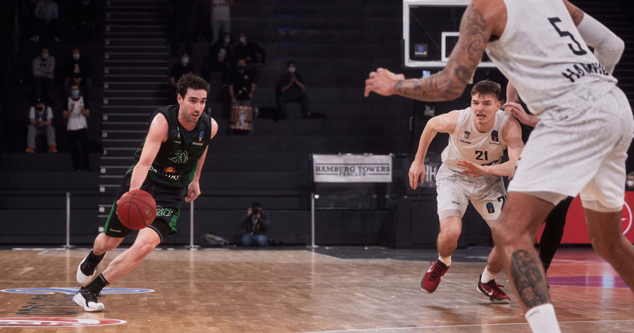 Victoria en Hamburgo del Joventut para ser  líderes en solitario (75-92)