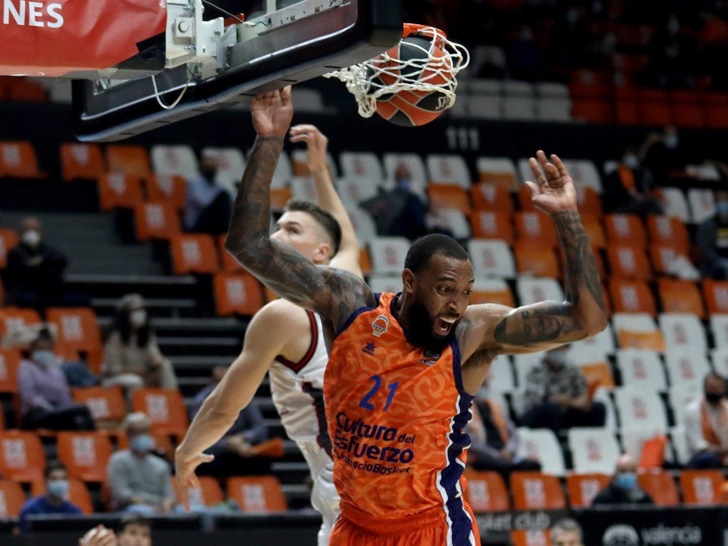 Adiós al maleficio milanés y la cuarta en la Euroleague para el Valencia Basket (86-81)