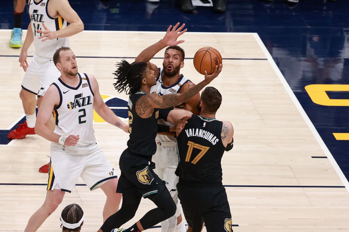 Los Grizzlies asaltan Utah (109-112) [0-1]