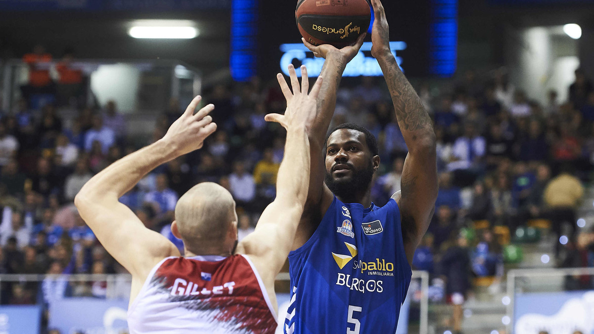 El San Pablo Burgos y Earl Clark separan sus trayectorias