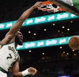 Los Raptors se encuentran con un Jaylen Brown letal