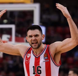 Olympiacos supera en la prórroga y después de una gran remontada, al Partizan, 98-94