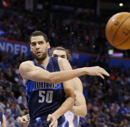 Los Mavericks empatan la serie (1-1) con "Instant Replay" incluido