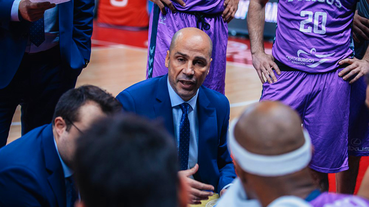 Peñarroya: «Tenemos que ser sólidos en defensa y aprovechar el juego en transición»