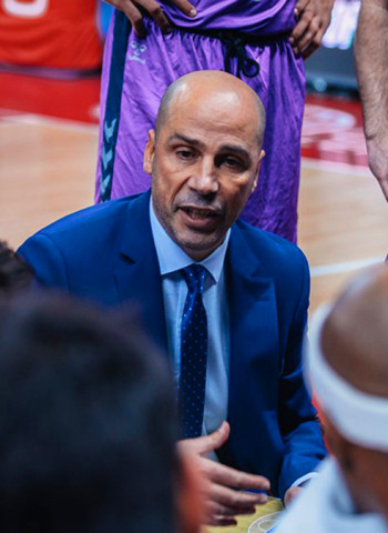 Peñarroya: «Tenemos que ser sólidos en defensa y aprovechar el juego en transición»