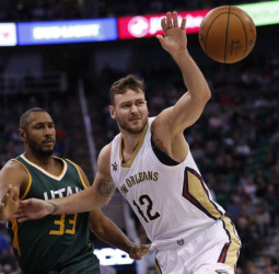 Donatas Motiejunas apunta a la liga china