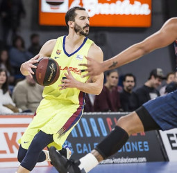 Esfuerzo sin recompensa para el Bakonia ante el líder Barcelona (73-82)