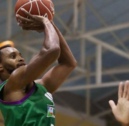 Fenerbahçe supera al Unicaja tras la disputa de tres prórrogas (104-112)