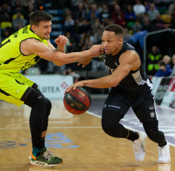 Retabet Bilbao impuso su ley en el último cuarto (87-80)