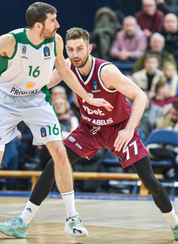 Triunfo de mérito para cerrar el 2022 en la Eurocup, 76-90