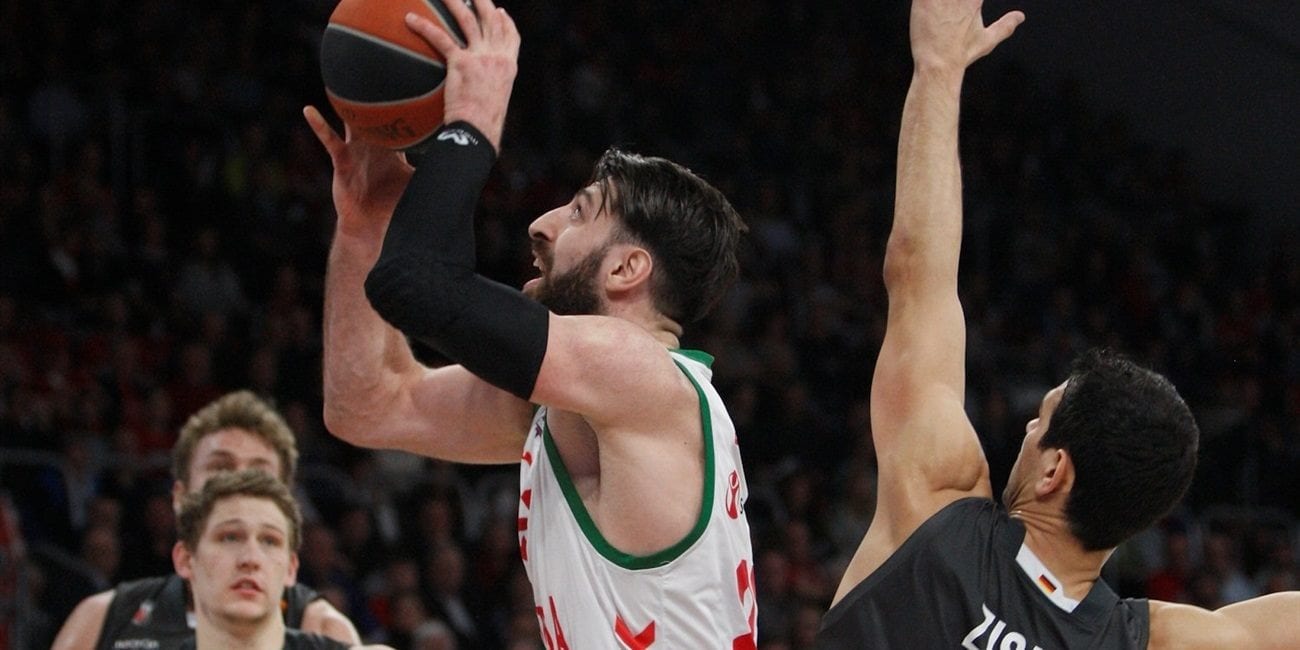 Baskonia se coloca a tiro de incluso de los puestos de cabeza de serie (71-96)