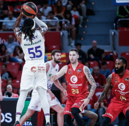 El Unicaja sabe sufrir para sumar su 6ª victoria consecutiva (70-74)