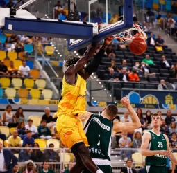 Khalifa Diop quiere discutirle el Rising Star a Ismael Kamagate