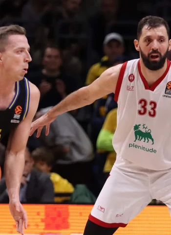 El ALBA Berlín se estrena superando al Milán, 85-82