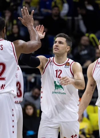 El Milán supera al Fenerbahçe en el partido de recuperación de la 24ª jornada, 75-82