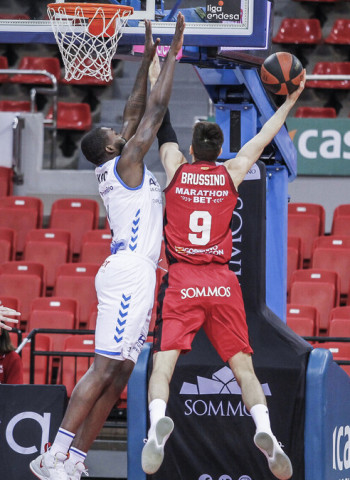 El Casademont Zaragoza arrolla a Acunsa GBC y corta su mala racha (99-71)