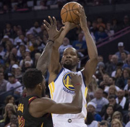 Sixers gana en el Madison, Warriors lider del Oeste tras ganar a los Cavaliers y los Celtics pierden el liderato del Este