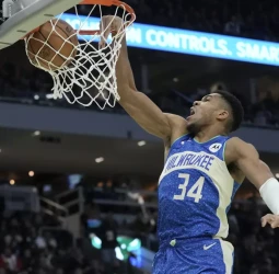 Los Bucks superan a New York y avanzan a las semifinales de la Copa, 122-146