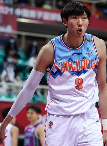Zhou Qi se va al baloncesto australiano