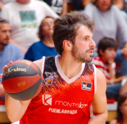 Richotti lidera al Fuenlabrada en una remontada de infarto (75-74)
