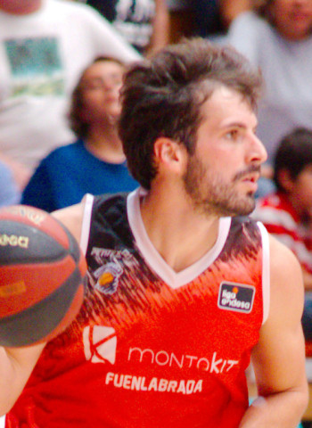 Richotti lidera al Fuenlabrada en una remontada de infarto (75-74)