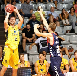 La Liga Endesa apuesta por jugar con los banquillos cruzados