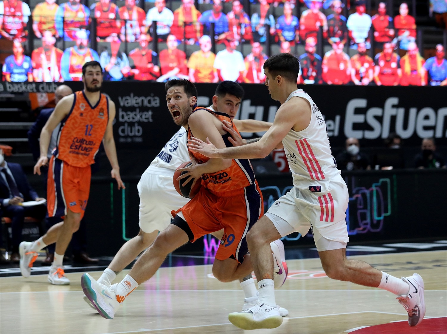 El Valencia Basket vence al Real Madrid para sellar la victoria 13 en la EuroLeague (89-78)