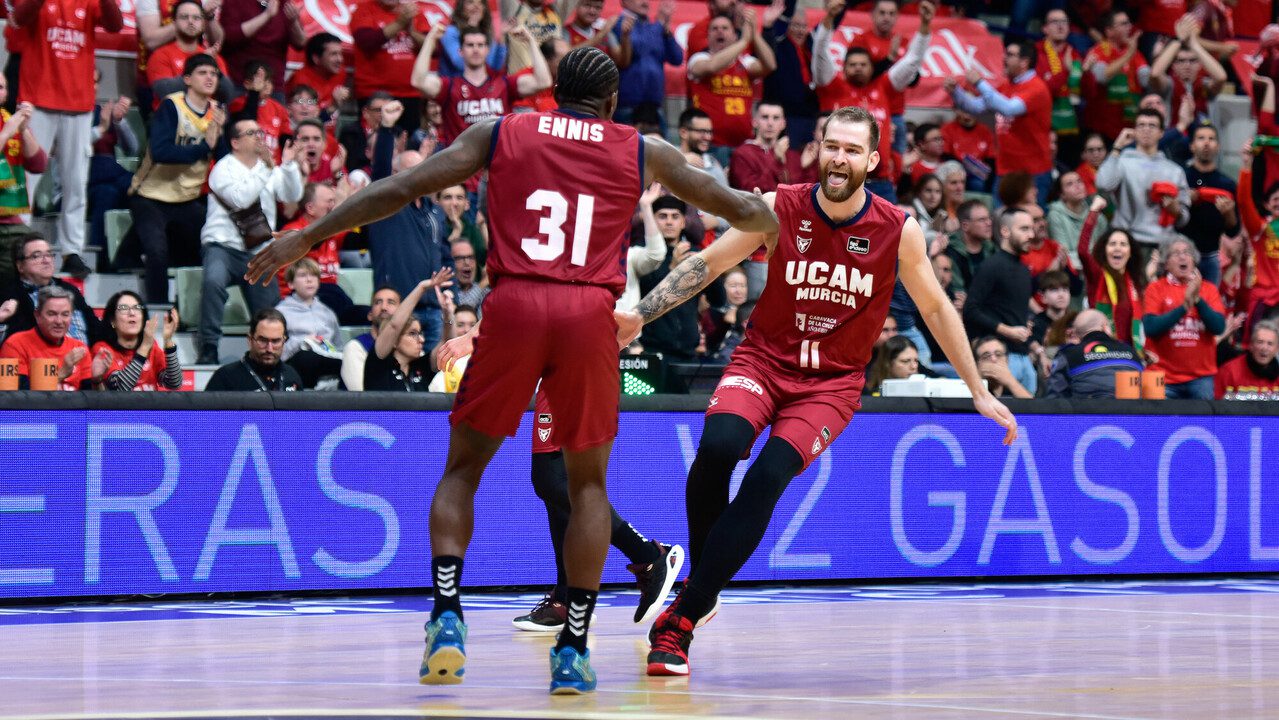 El Real Madrid cae en Murcia, 73-61