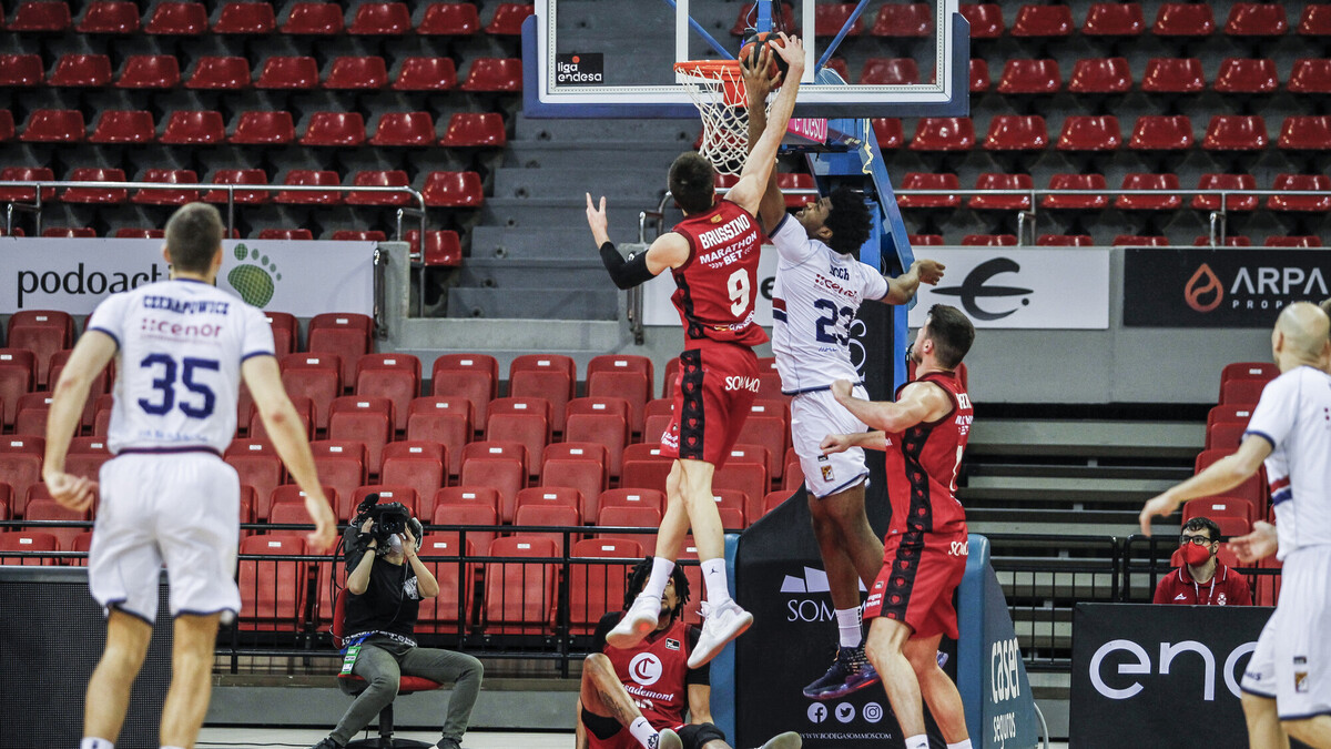 El Casademont Zaragoza se impone al Obradoiro y sigue su progresión (83-70)