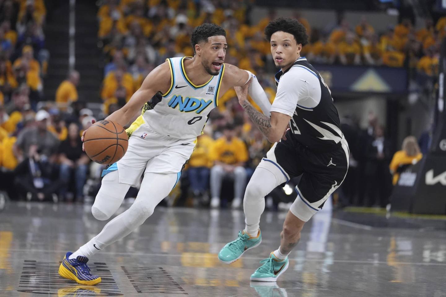 Indiana da el primer golpe sobre Milwaukee, 98-117 [1-0]