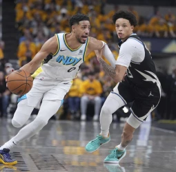 Indiana da el primer golpe sobre Milwaukee, 98-117 [1-0]