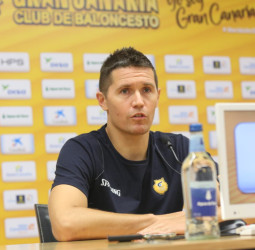 Jaka Lakovic: «Casademont Zaragoza quiere jugar rápido, meten muchos puntos en transición»