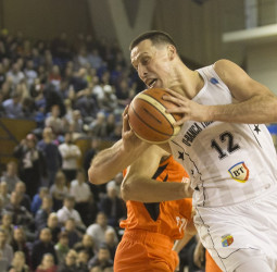 Darko Planinic firma con el KK Zadar