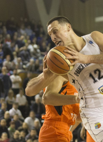 Darko Planinic firma con el KK Zadar