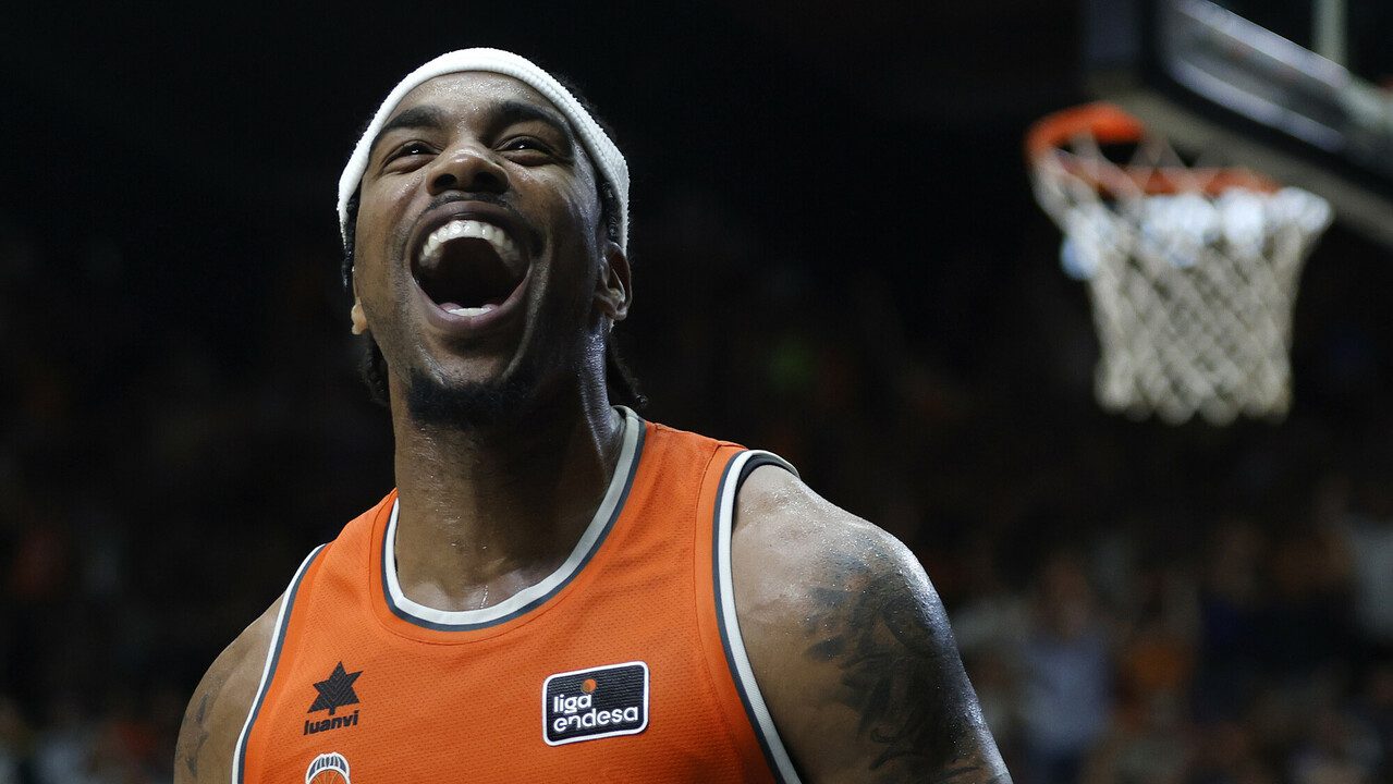 Valencia Basket vence al Barcelona en un partido de alto voltaje (71-68)