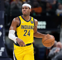 Los Sixers se hacen con Buddy Hield
