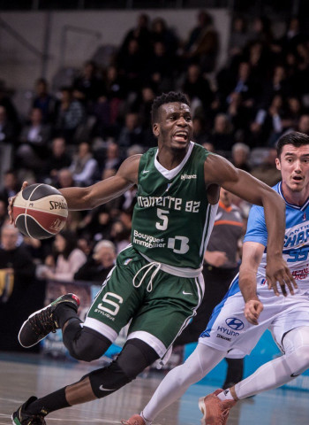 Lahaou Konate, el elegido por el Tenerife para cubrir la marcha de Singler