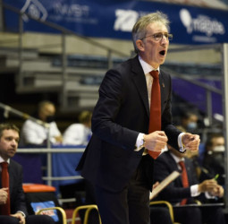 Moncho Fernández: “El Herbalife Gran Canaria es un equipo muy polivalente que puede jugar con muchísimas estructuras diferentes”