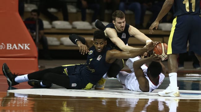 Derrota de Zalgiris en el clásico lituano y sufrimiento con victoria de los de Obradovic, en una jornada con parones en varios países