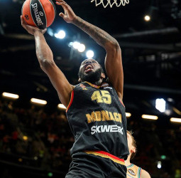 Donta Hall llega a un acuerdo con el Baskonia