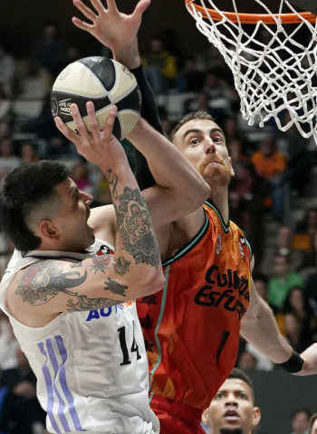 Real Madrid es el primer semifinalista tras un final de infarto (86-85)