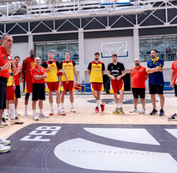 La Selección afronta el amistoso contra Italia con 15 jugadores