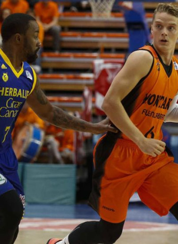 Media ACB detrás de Hakanson
