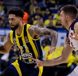 Fenerbahce despliega una ofensiva histórica para vencer al Baskonia, 111-96